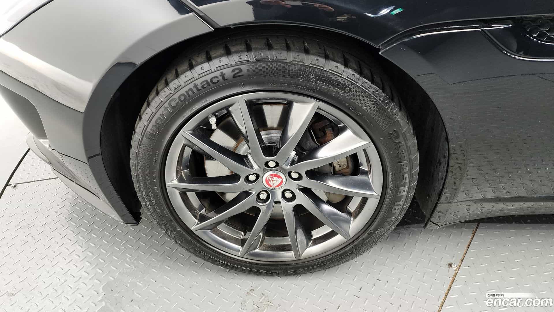 F-TYPE Jaguar 2017.7-OUTER-005