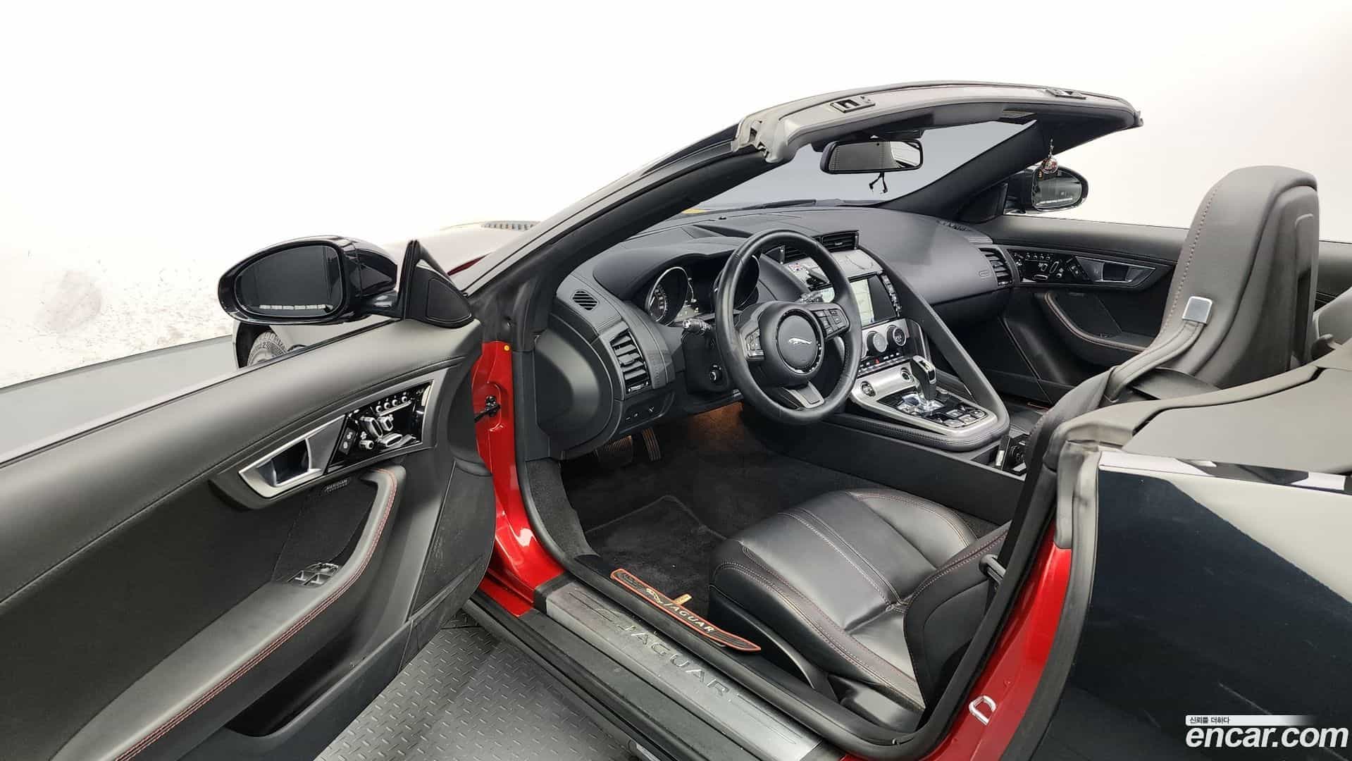 F-TYPE Jaguar 2017.7-INNER-010