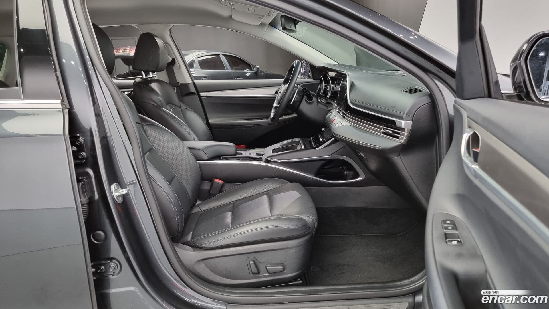 Main__Slider__Photo:Grandeur Hyundai 2021.2-9