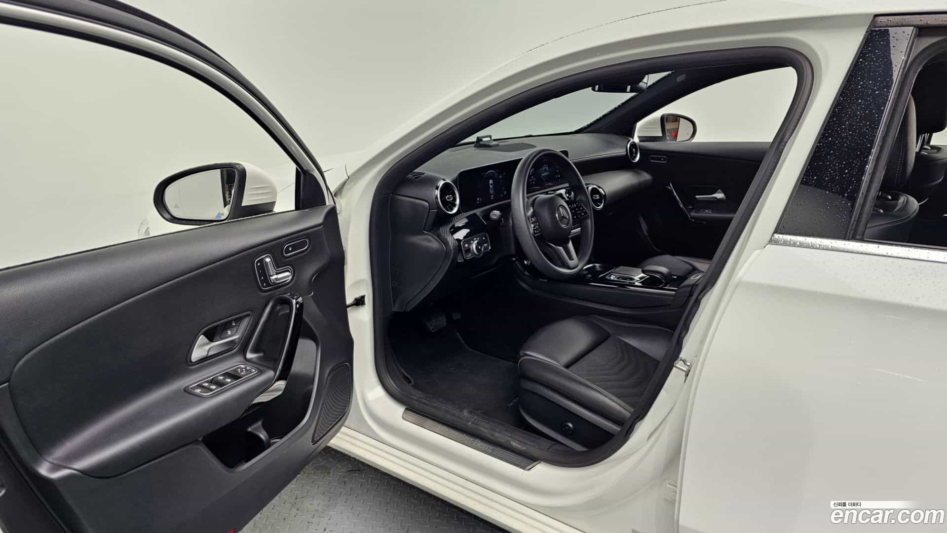 A-Class Mercedes-Benz 2019.10-INNER-010