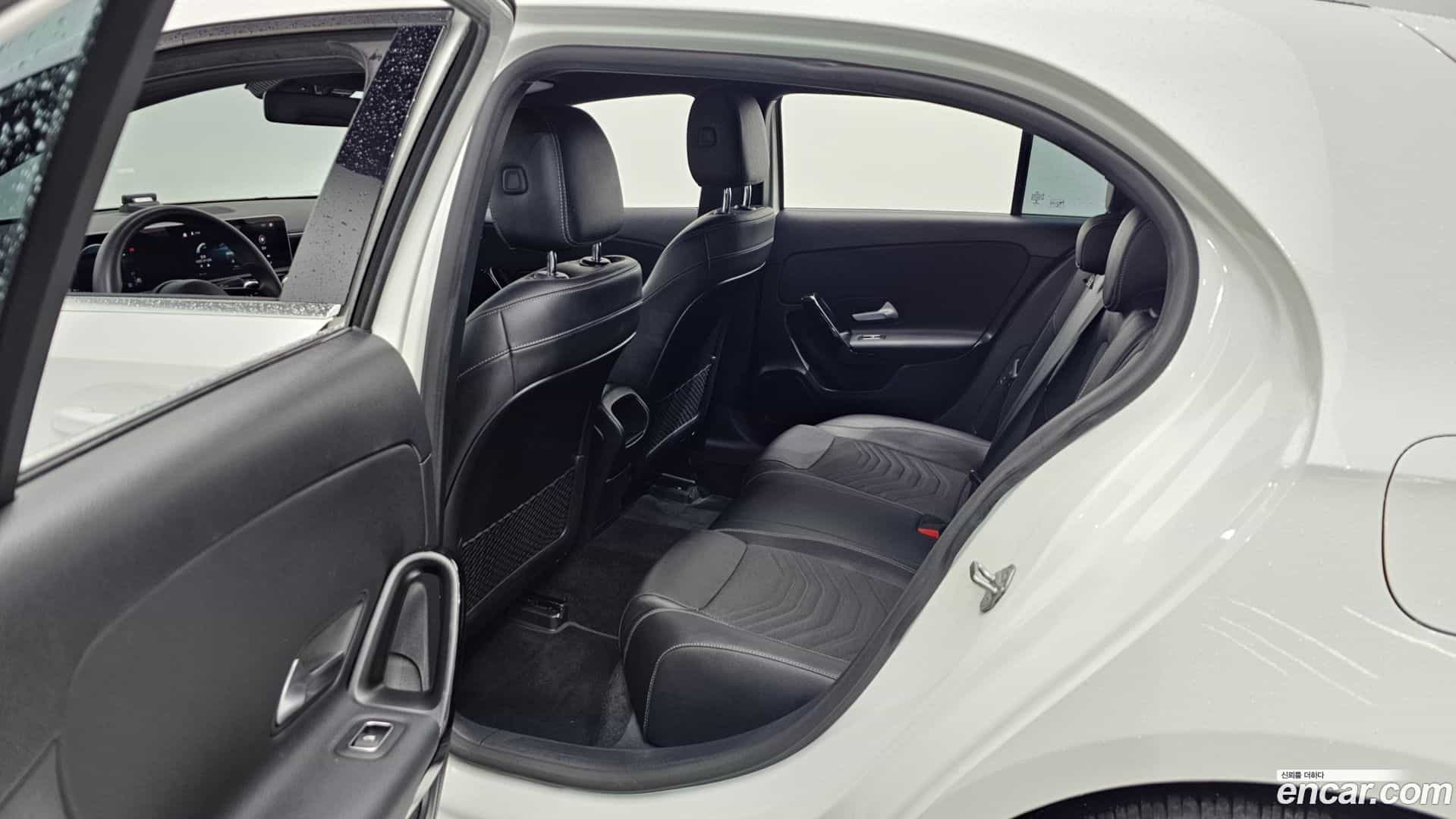 A-Class Mercedes-Benz 2019.10-OPTION-016