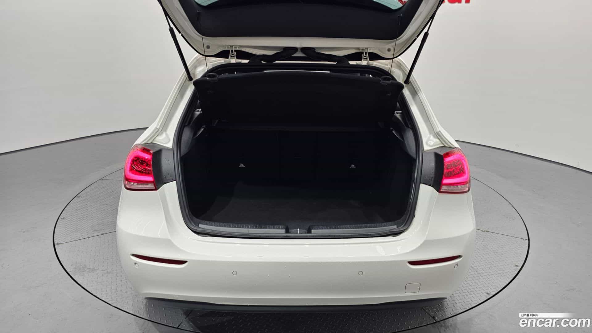 A-Class Mercedes-Benz 2019.10-OPTION-024