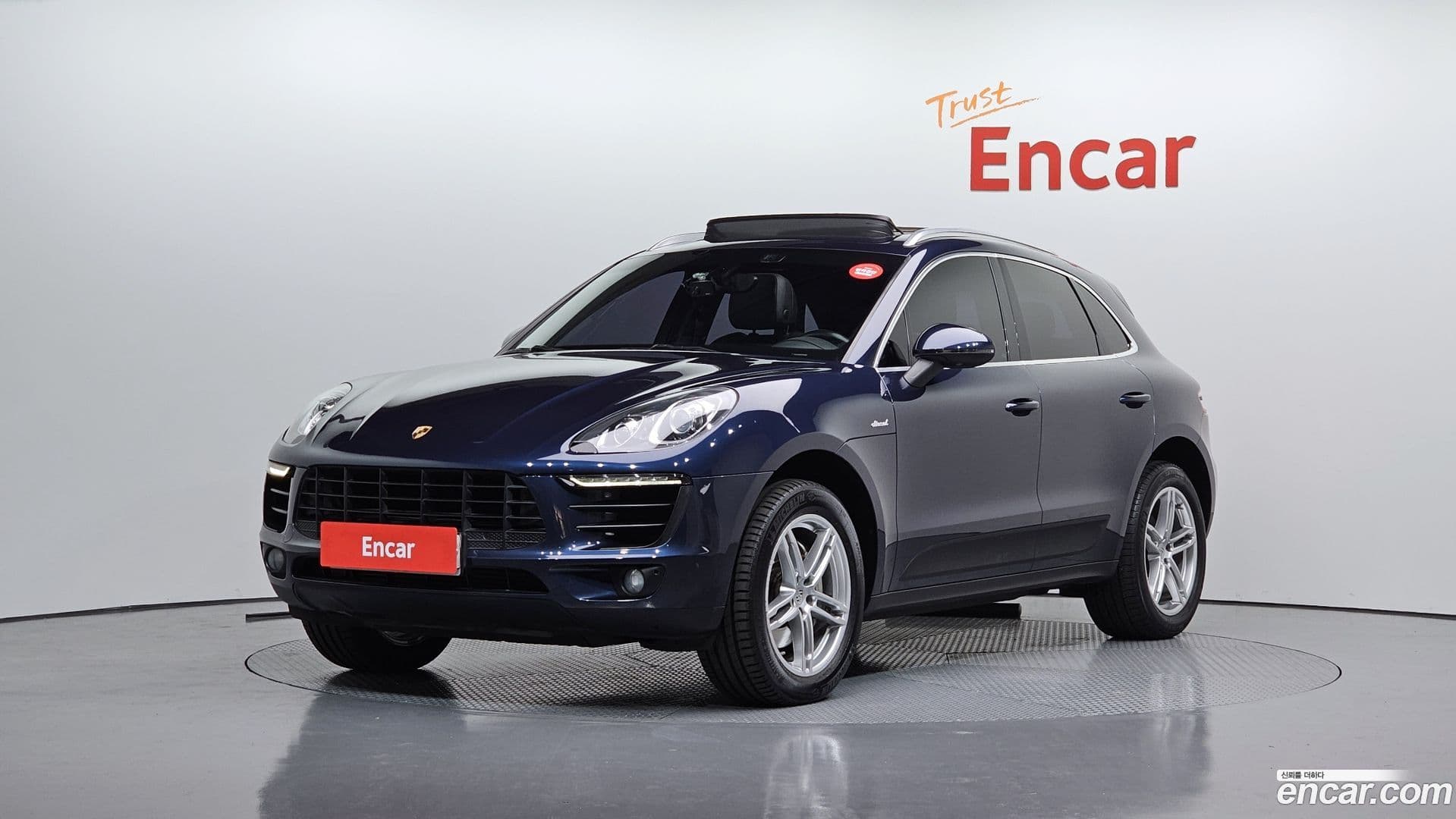 Main__Slider__Photo:Macan Porsche 2014.8-0