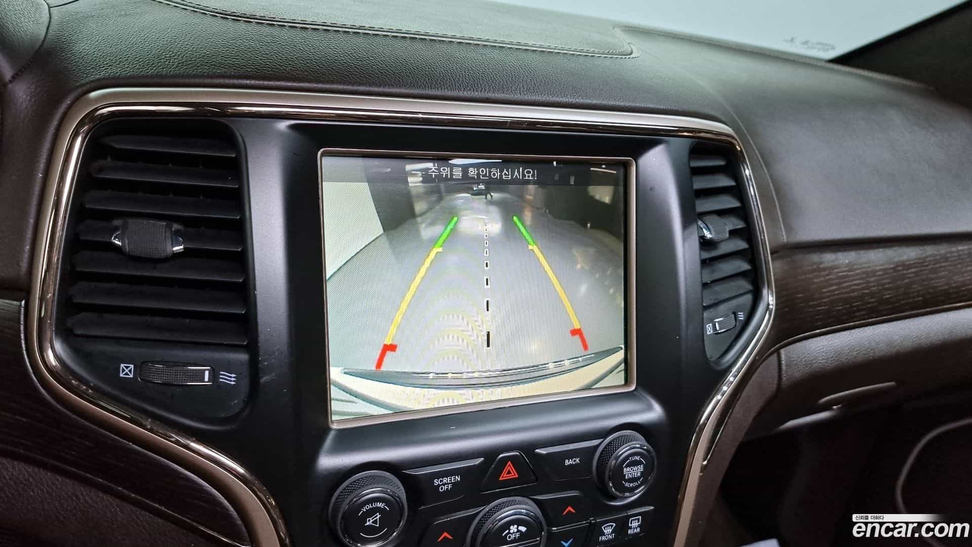 Cherokee Jeep 2014.4-OPTION-019