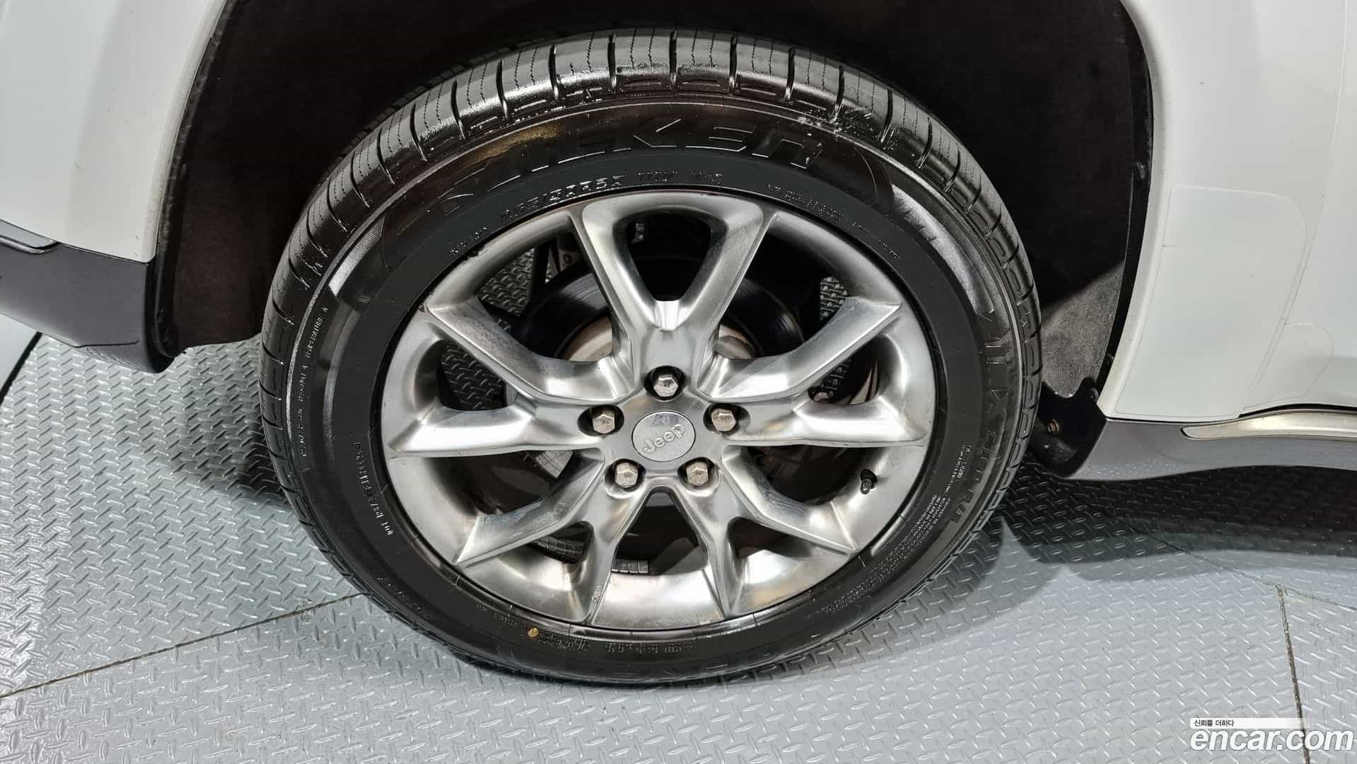 Cherokee Jeep 2014.4-OPTION-024