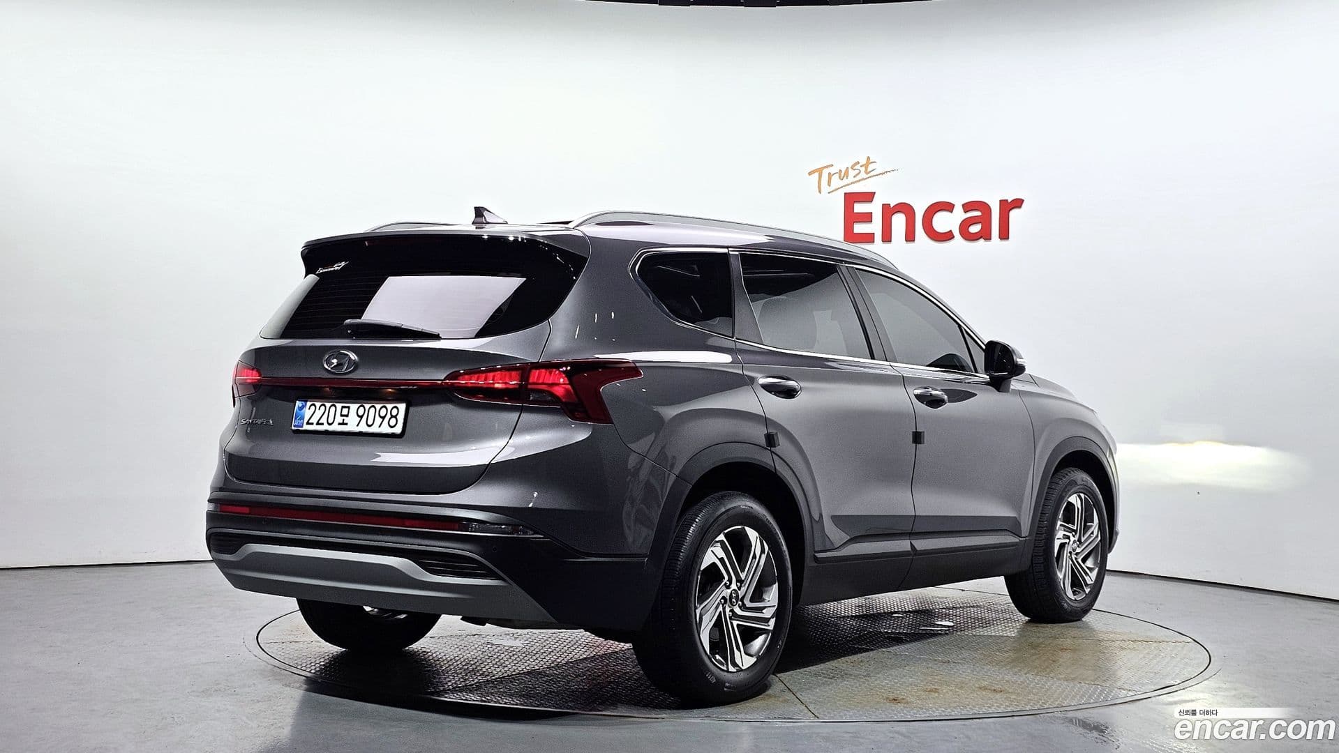 Main__Slider__Photo:Santafe Hyundai 2020.7-0