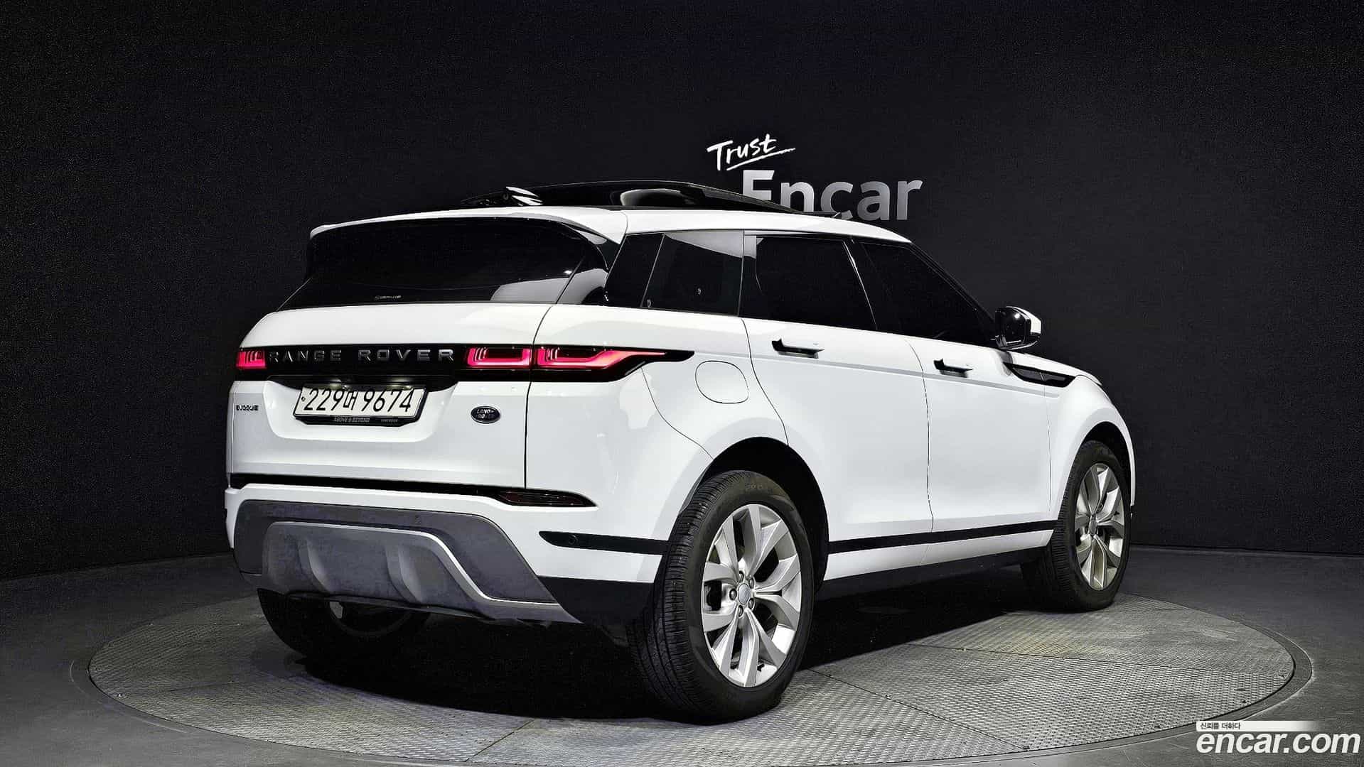 Range Rover Evoque Land Rover 2022.3-OUTER-002