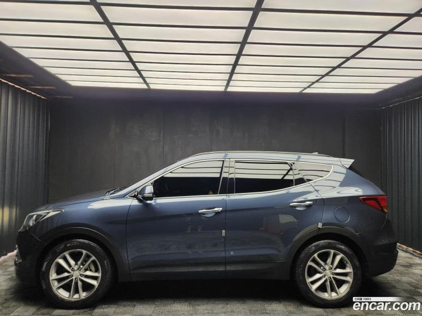 Main__Slider__Photo:Santafe Hyundai 2015.10-0