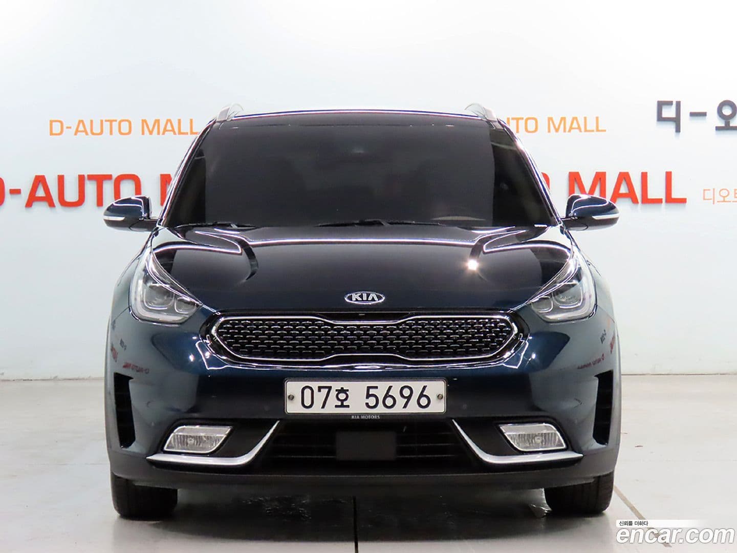 Main__Slider__Photo:Niro Kia 2018.8-0