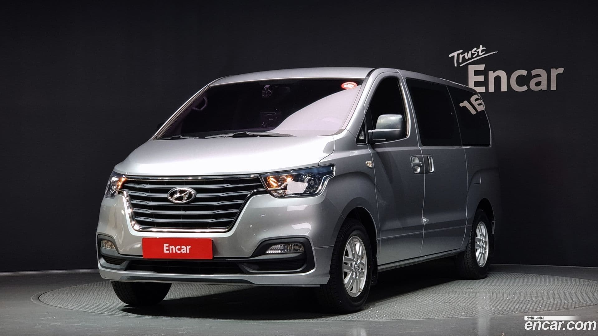 Main__Slider__Photo:Starex Hyundai 2018.10-0
