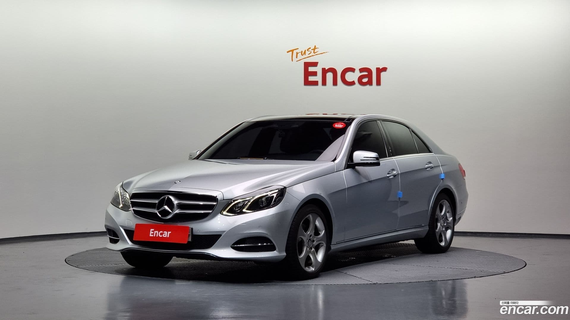 Main__Slider__Photo:E-Class Mercedes-Benz 2013.9-0