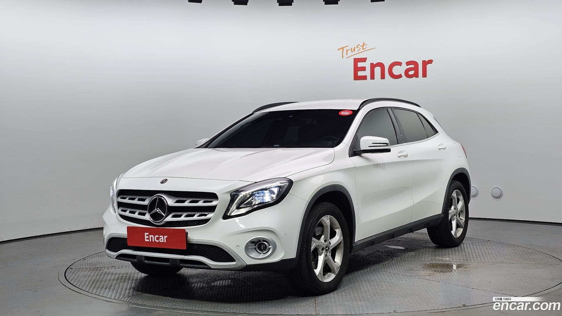 Main__Slider__Photo:GLA-Class Mercedes-Benz 2019.6-0