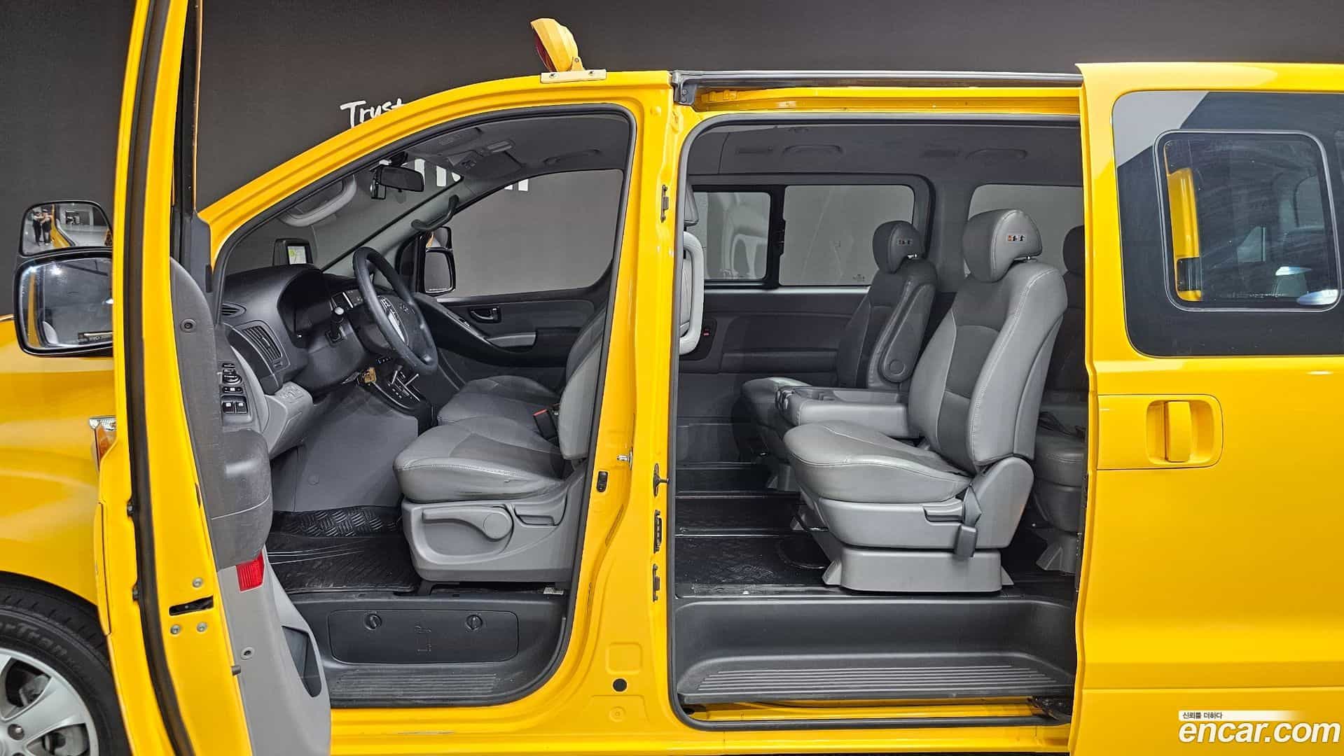 Starex Hyundai 2020.3-OPTION-021