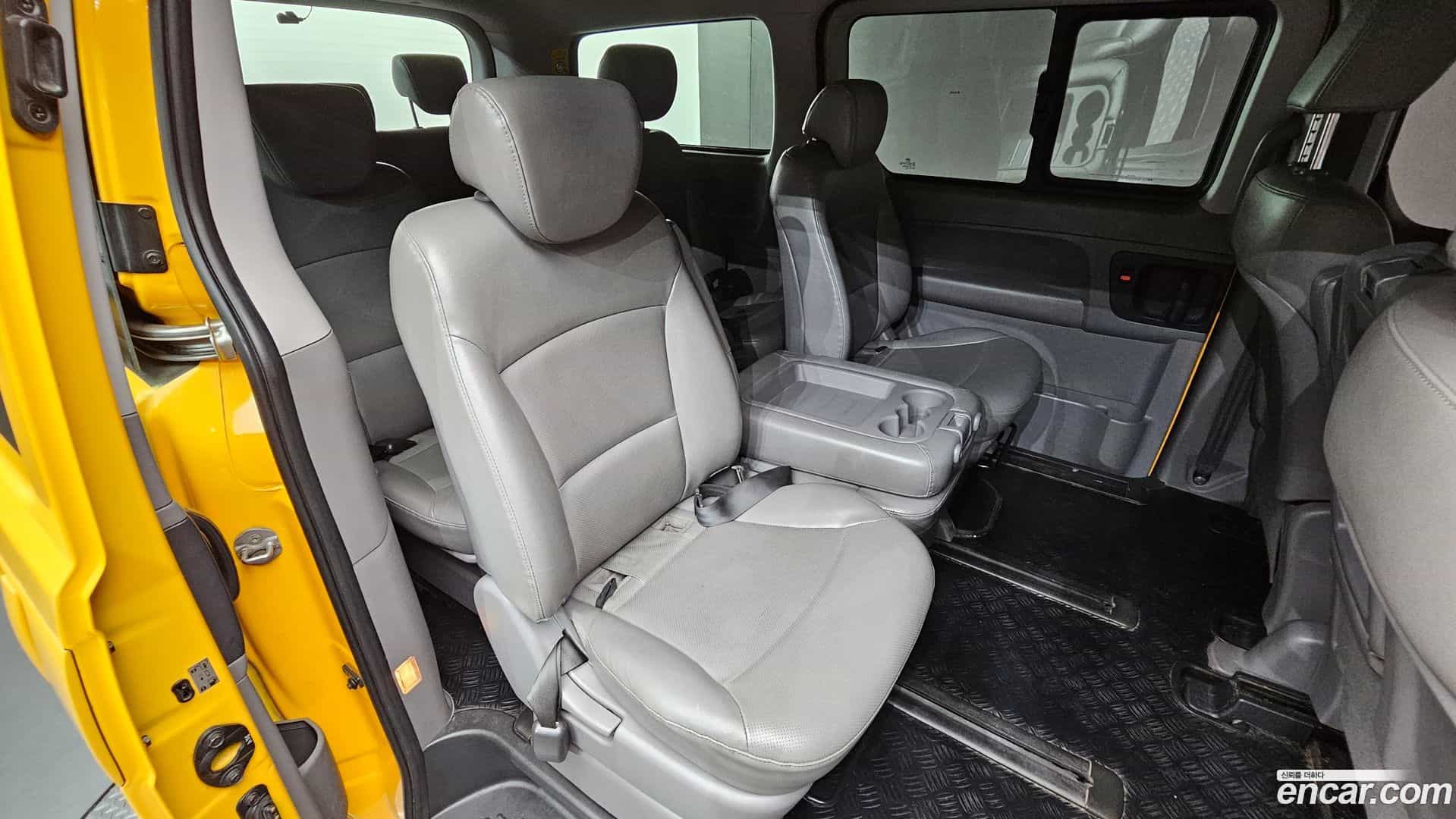 Starex Hyundai 2020.3-OPTION-022