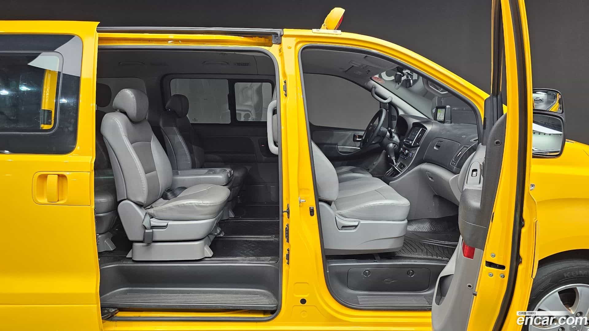 Starex Hyundai 2020.3-OPTION-023