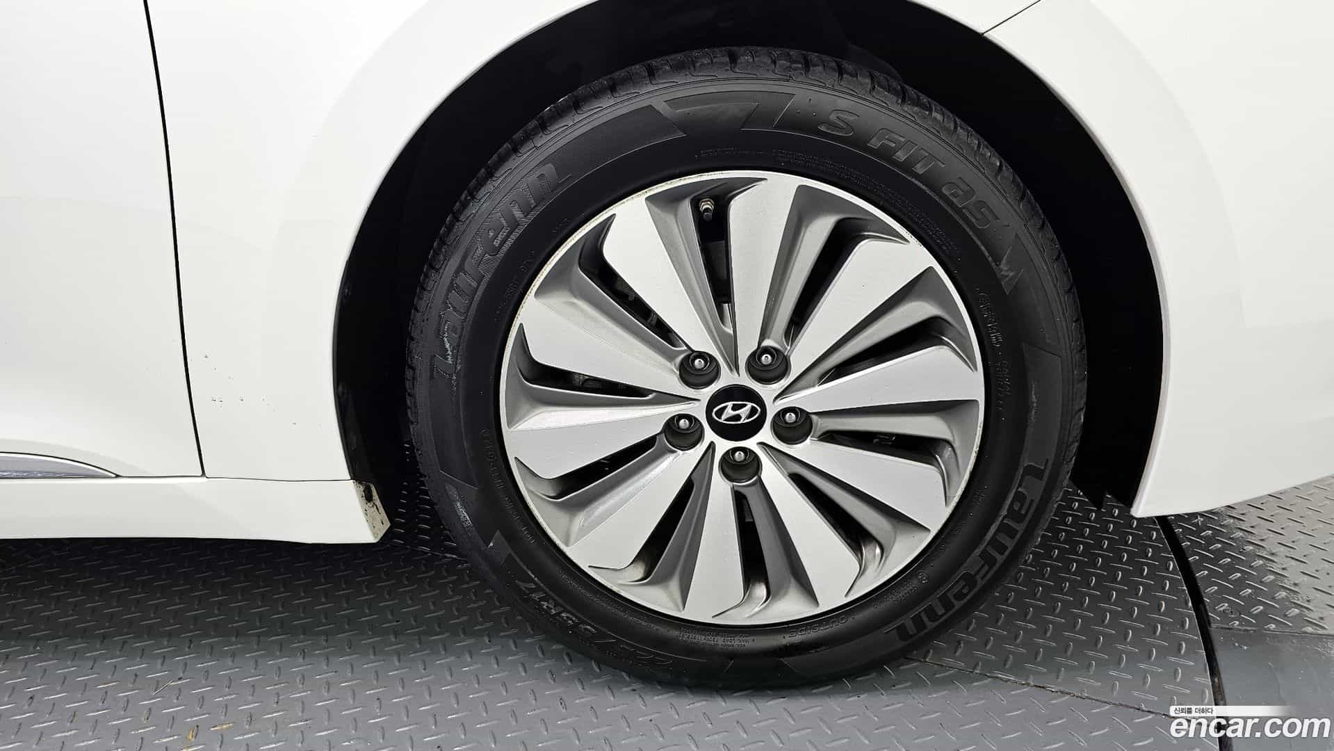 Grandeur Hyundai 2014.6-OUTER-005