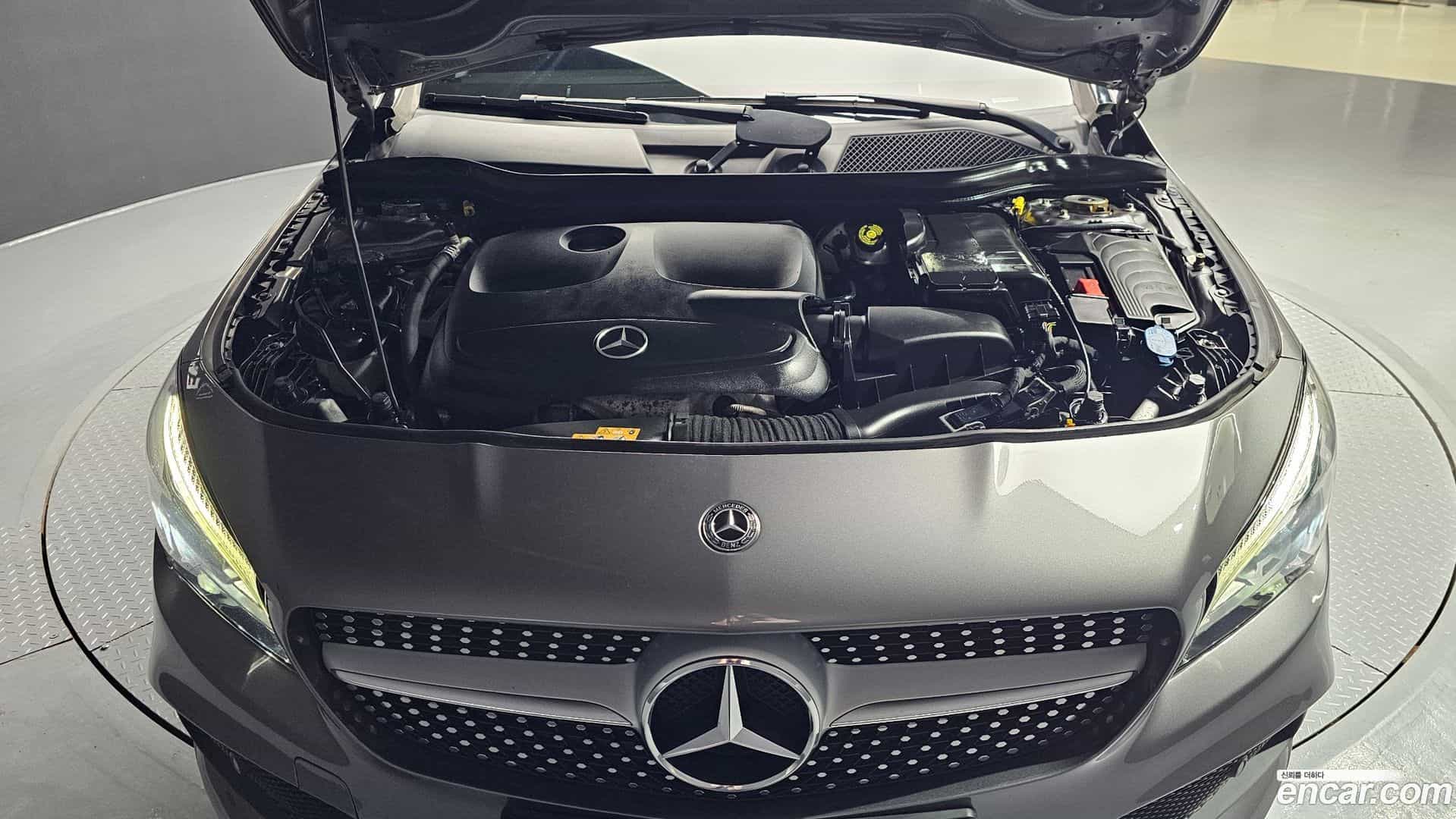 CLA-Class Mercedes-Benz 2017.11-INNER-006