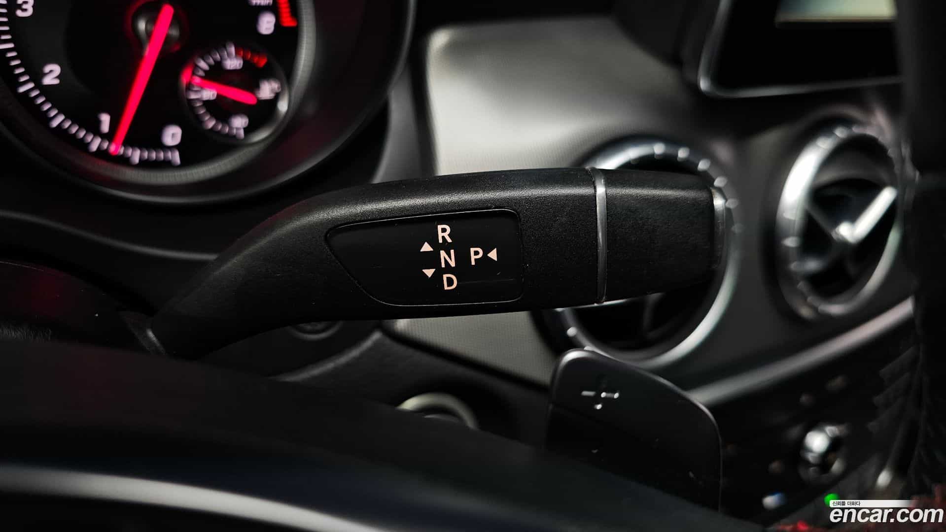 CLA-Class Mercedes-Benz 2017.11-INNER-009