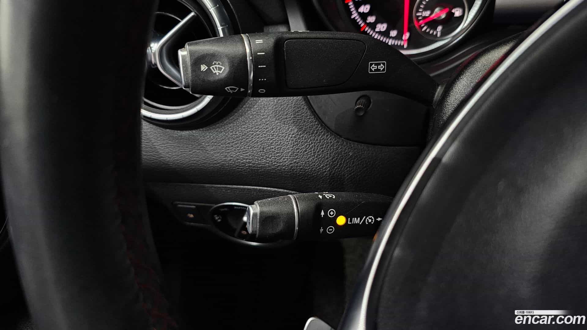 CLA-Class Mercedes-Benz 2017.11-OPTION-022