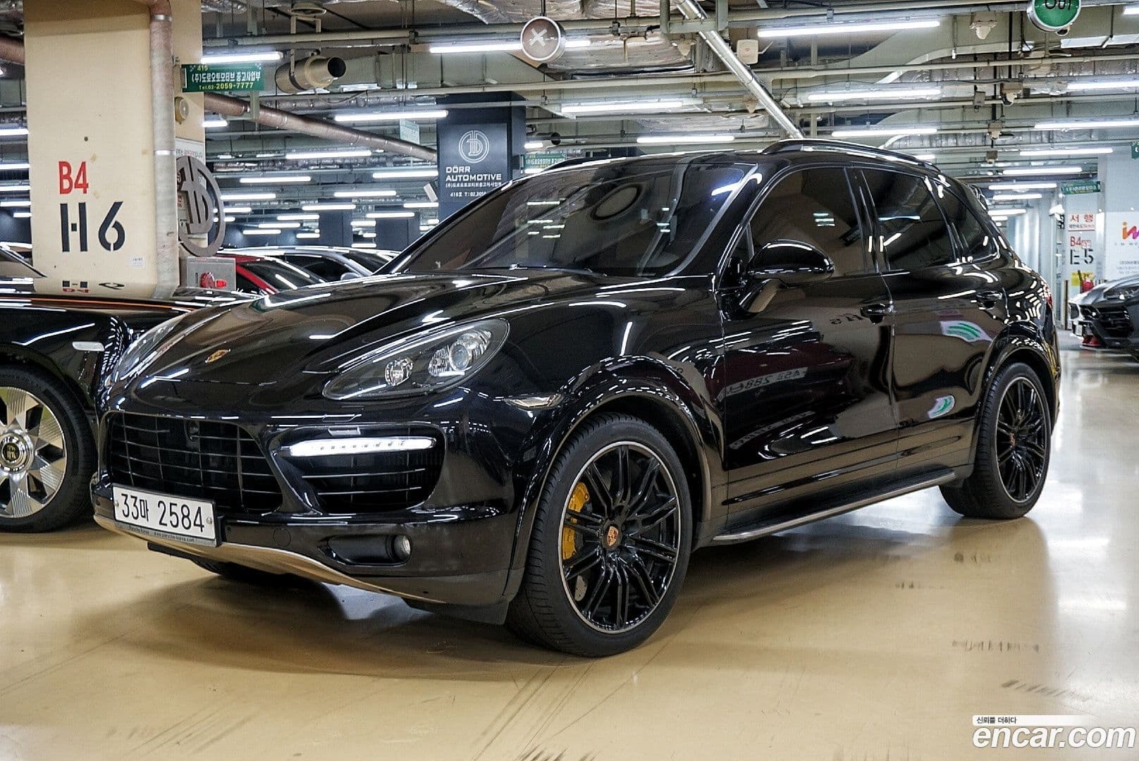 Main__Slider__Photo:Cayenne Porsche 2013.9-0