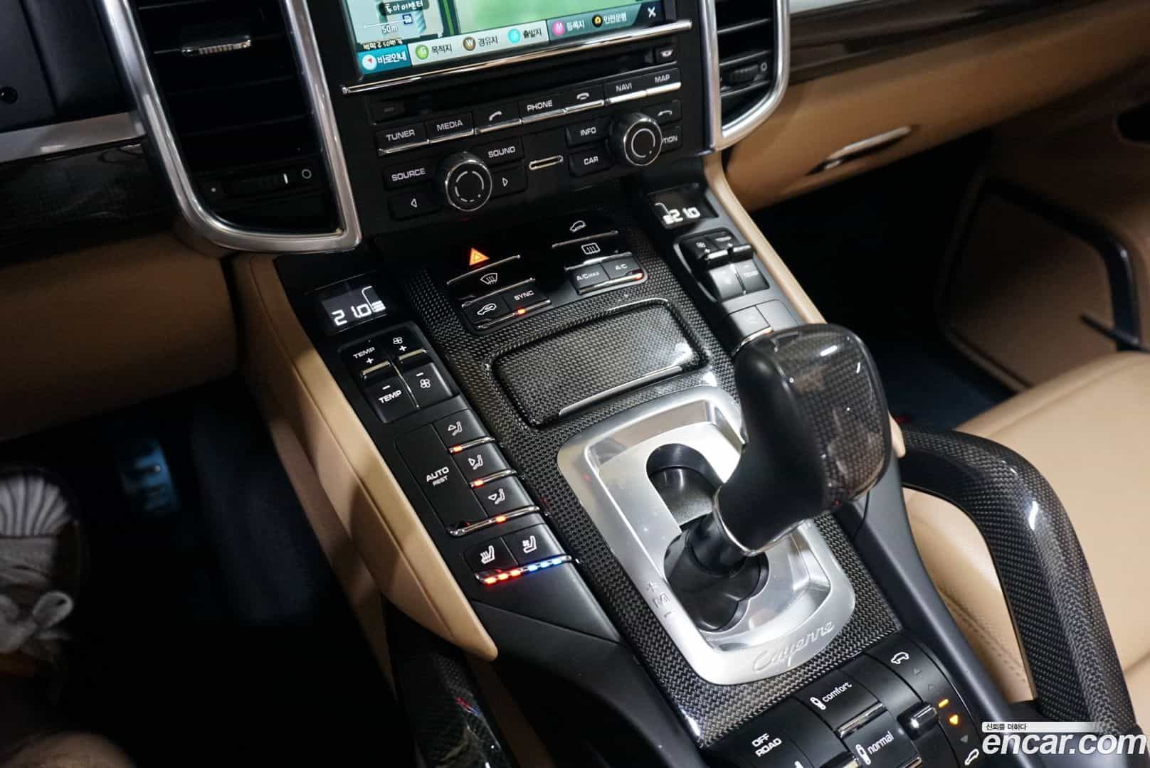 Cayenne Porsche 2013.9-INNER-009