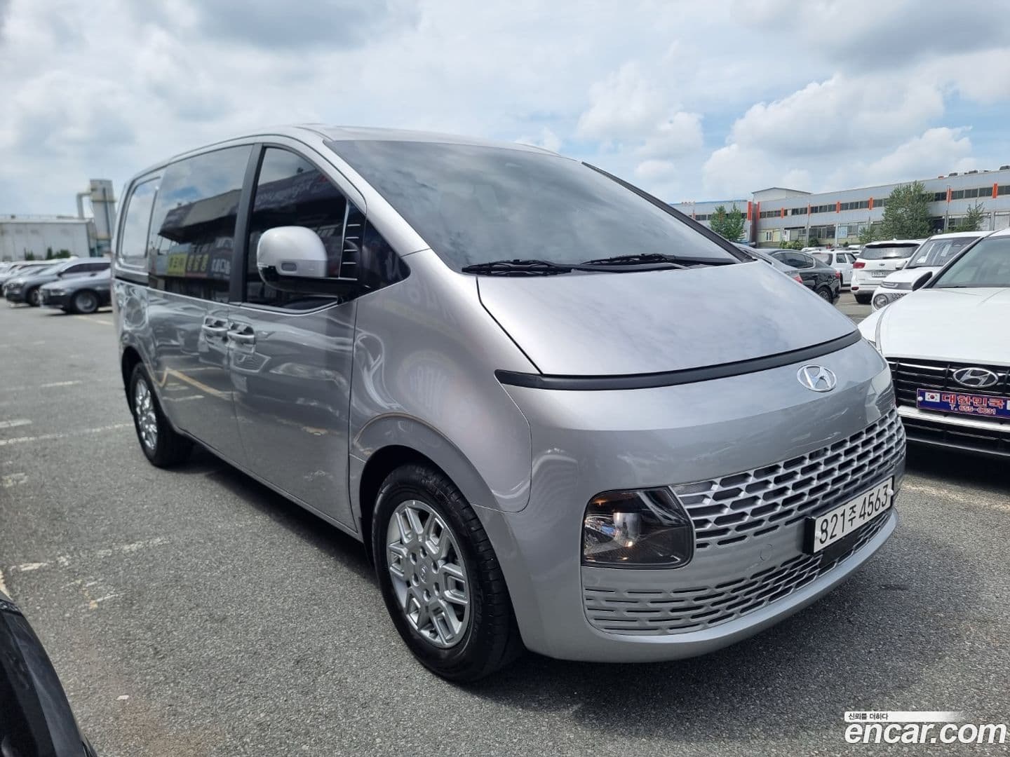 Main__Slider__Photo:Staria Hyundai 2023.7-0