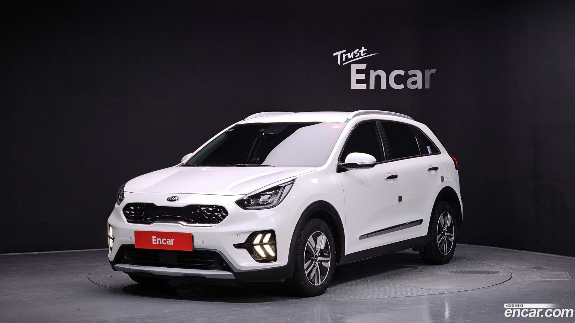 Main__Slider__Photo:Niro Kia 2019.5-0