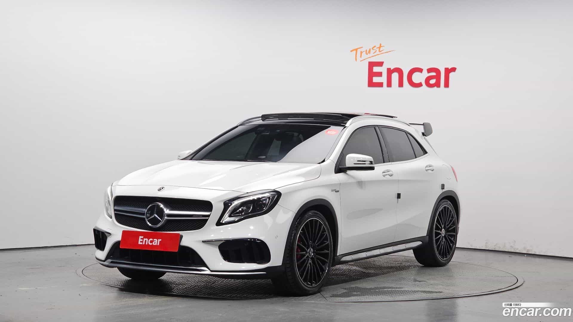 GLA-Class Mercedes-Benz 2019.1-OUTER-001