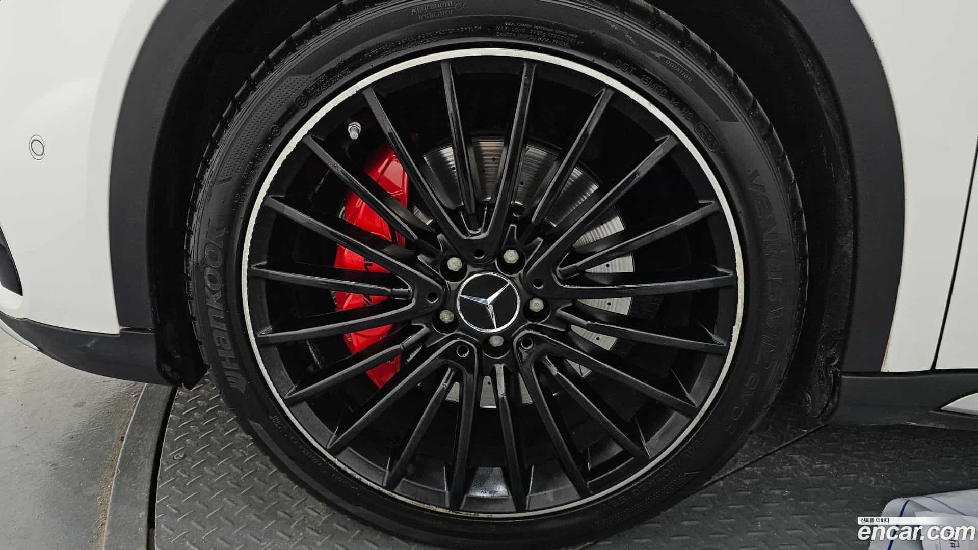 GLA-Class Mercedes-Benz 2019.1-OUTER-005