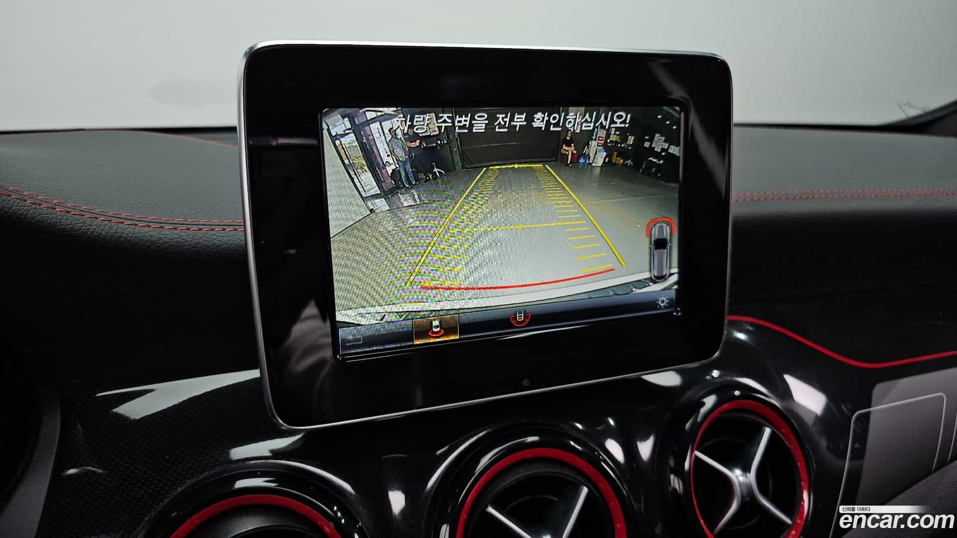 GLA-Class Mercedes-Benz 2019.1-OPTION-019
