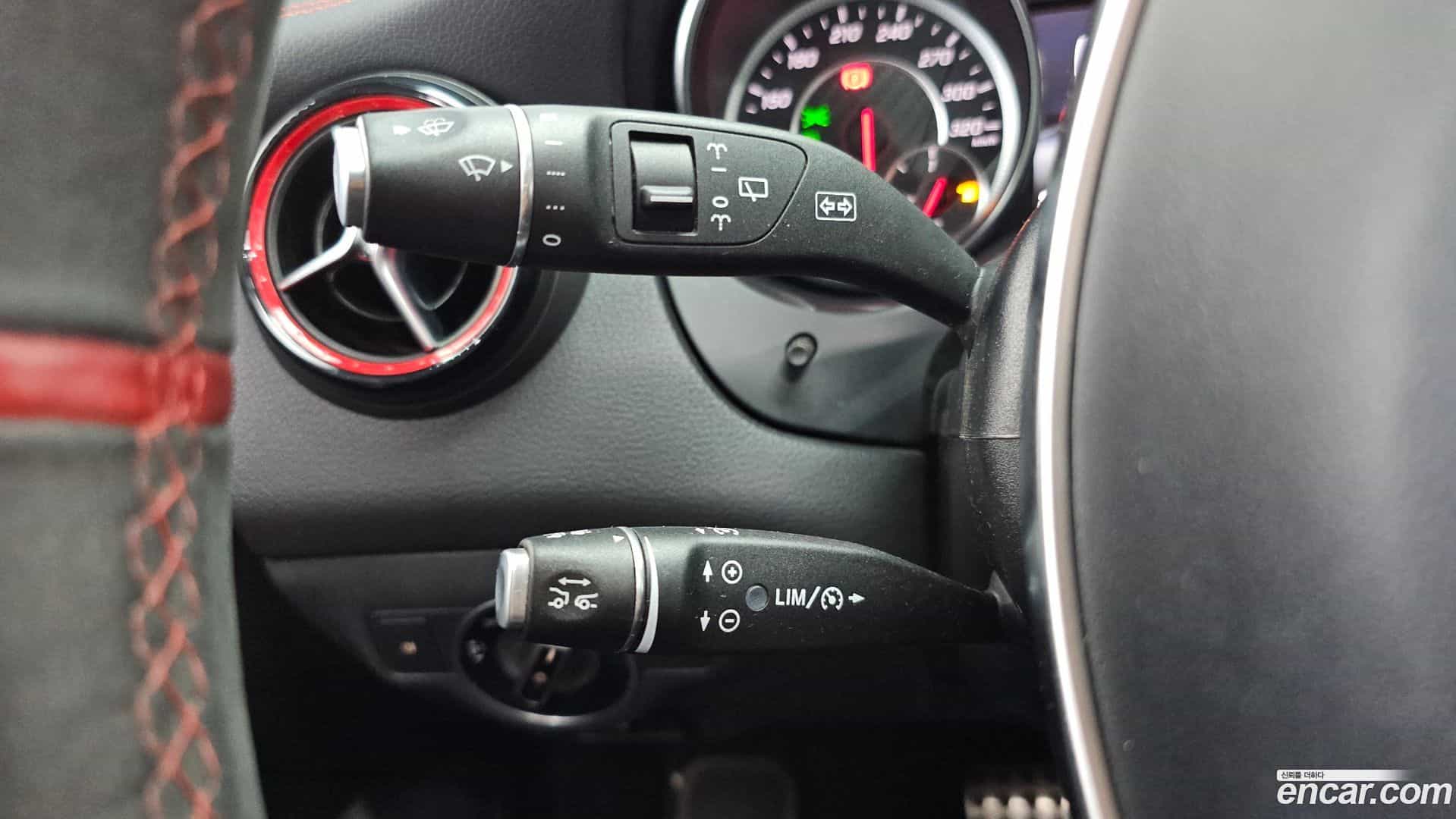 GLA-Class Mercedes-Benz 2019.1-OPTION-022