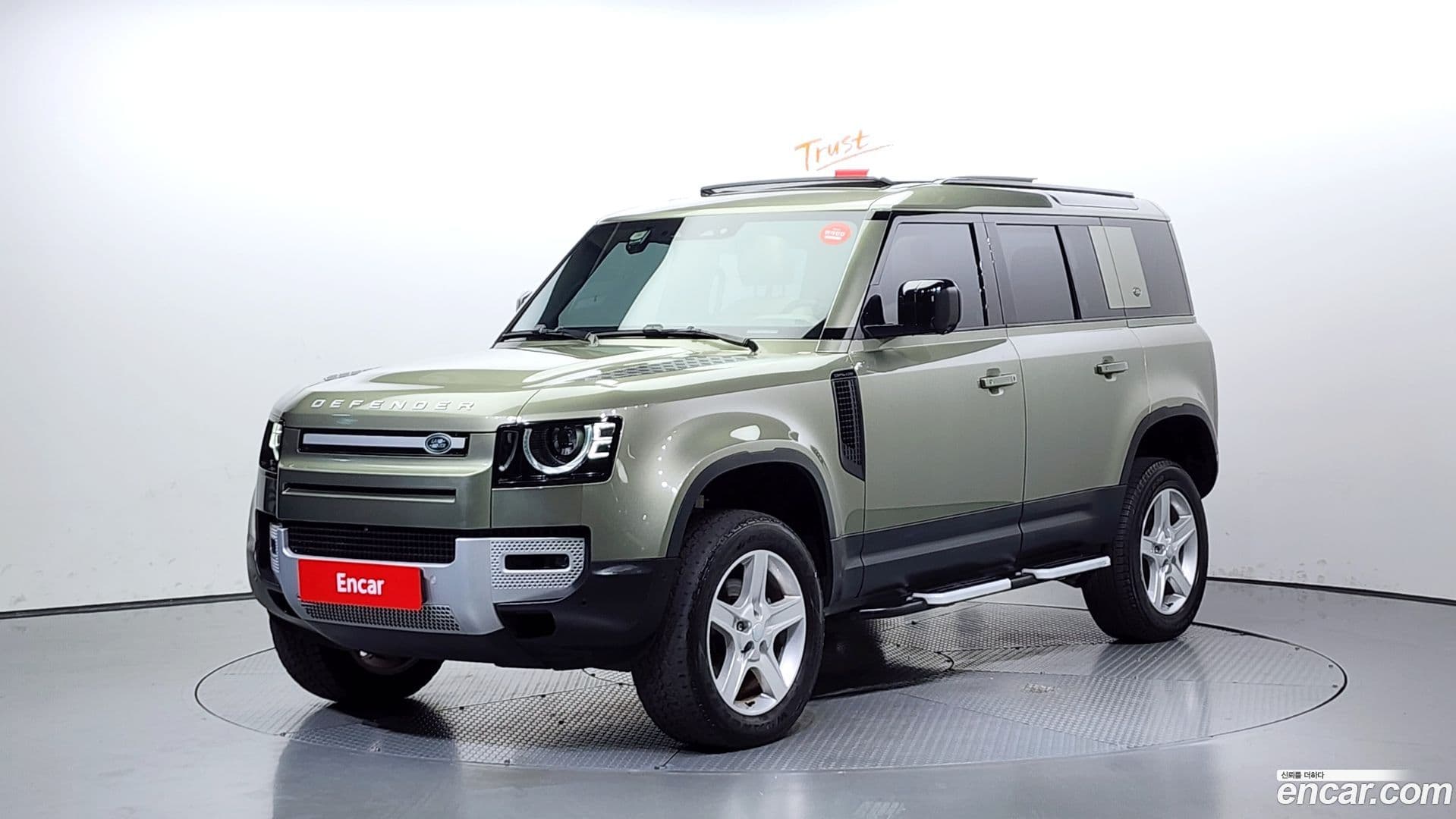 Main__Slider__Photo:Defender Land Rover 2022.6-0