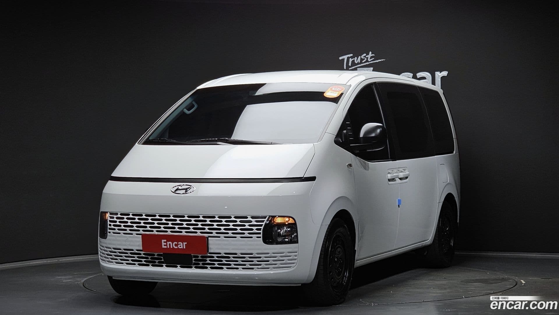 Main__Slider__Photo:Staria Hyundai 2022.5-0