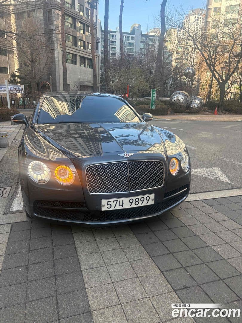 Main__Slider__Photo:Flying Spur Bentley 2018.6-0