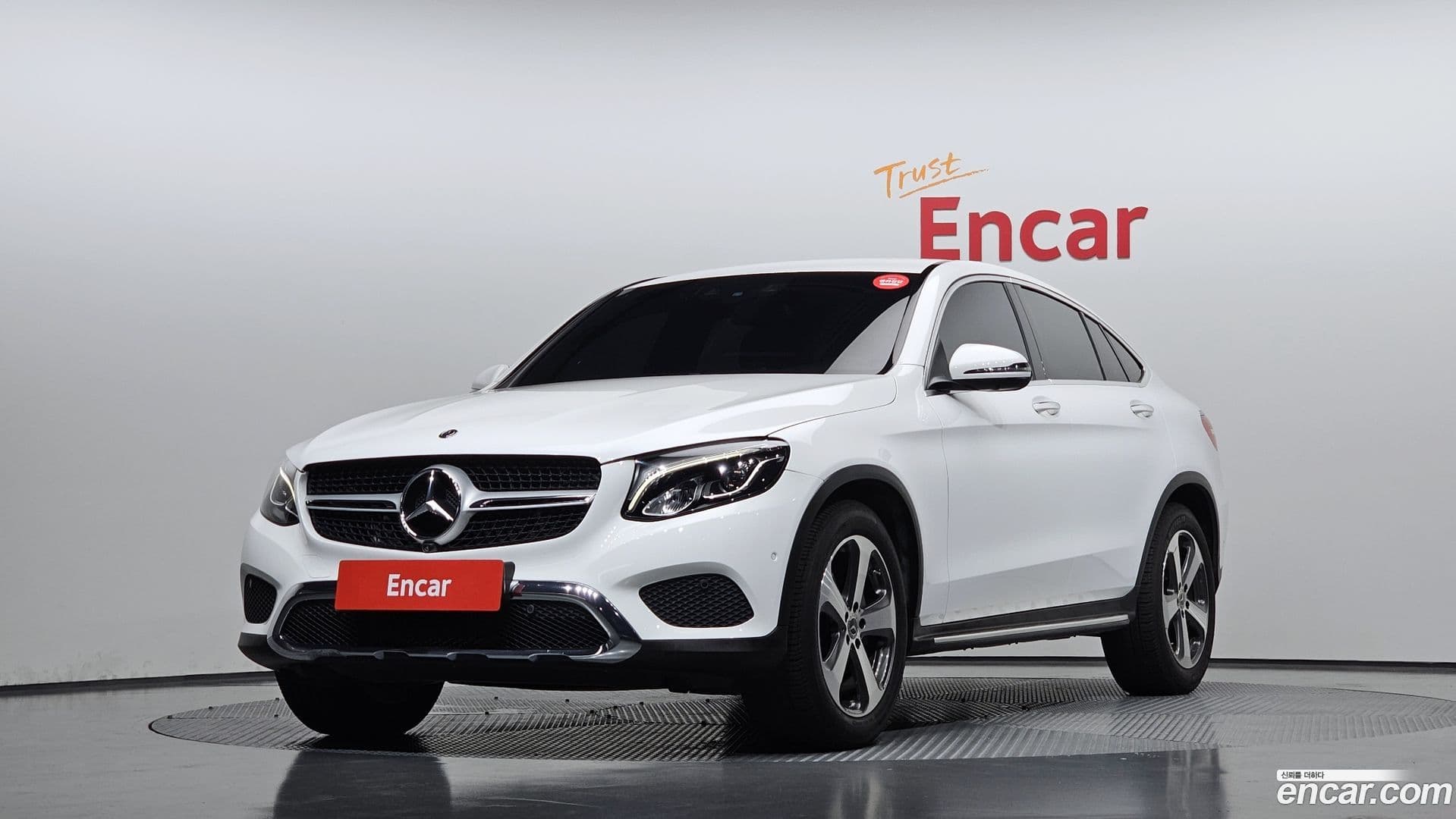 Main__Slider__Photo:GLC-Class Mercedes-Benz 2019.8-0