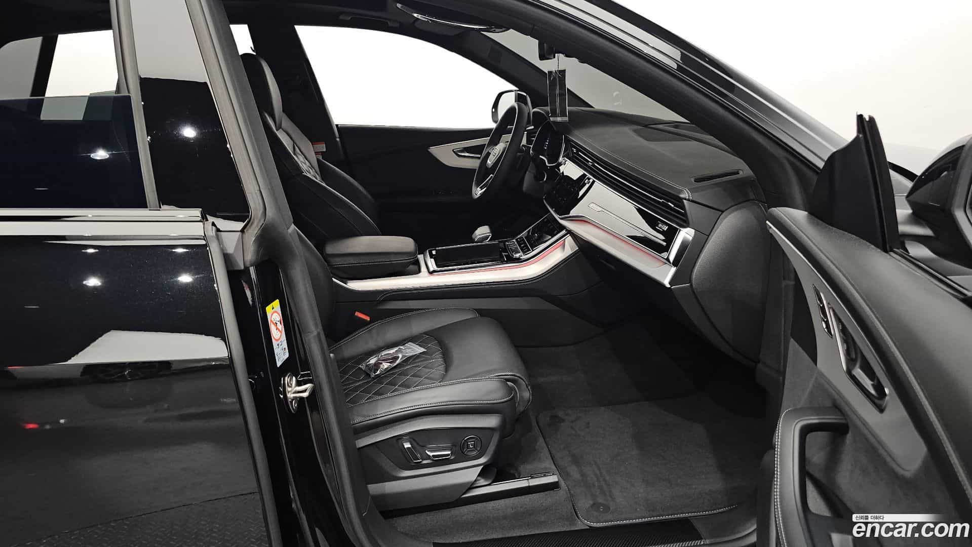 Q8 Audi 2023.11-OPTION-015