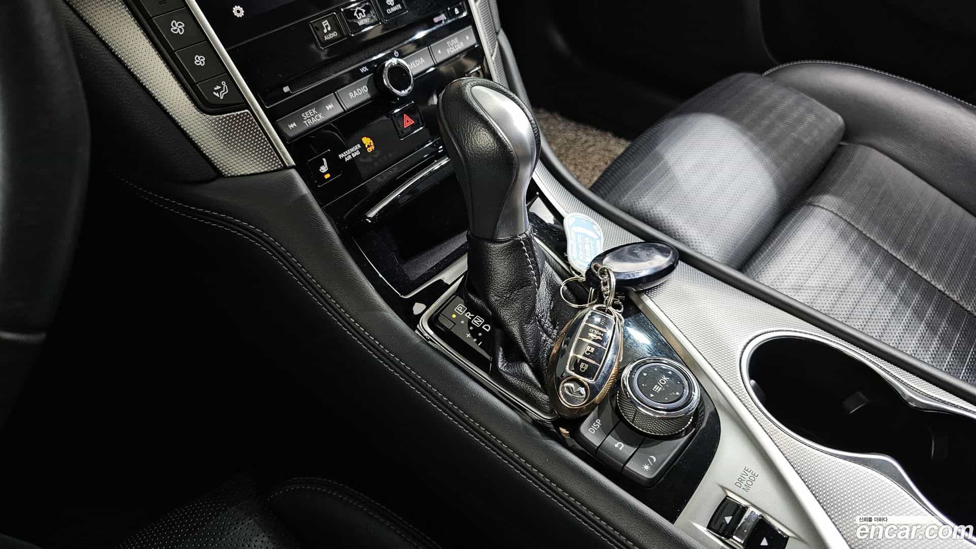 Q50 Infiniti 2016.6-INNER-009