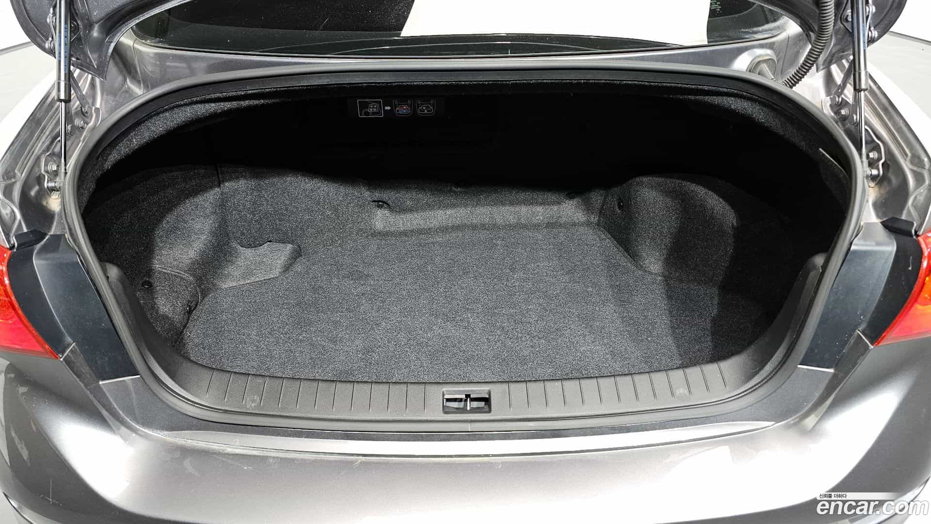 Q50 Infiniti 2016.6-OPTION-024