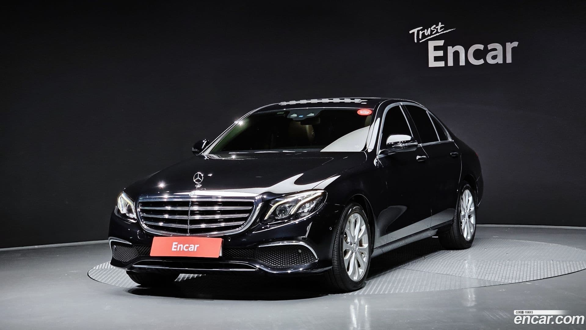 Main__Slider__Photo:E-Class Mercedes-Benz 2016.7-0