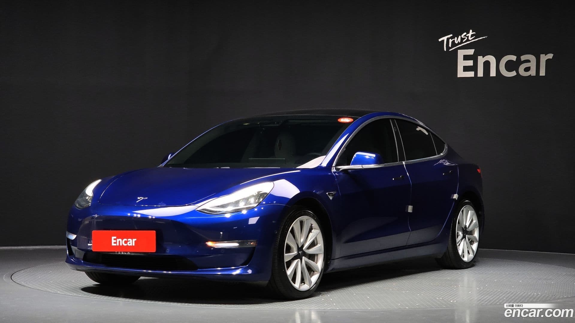Main__Slider__Photo:Model 3 Tesla 2020.1-0