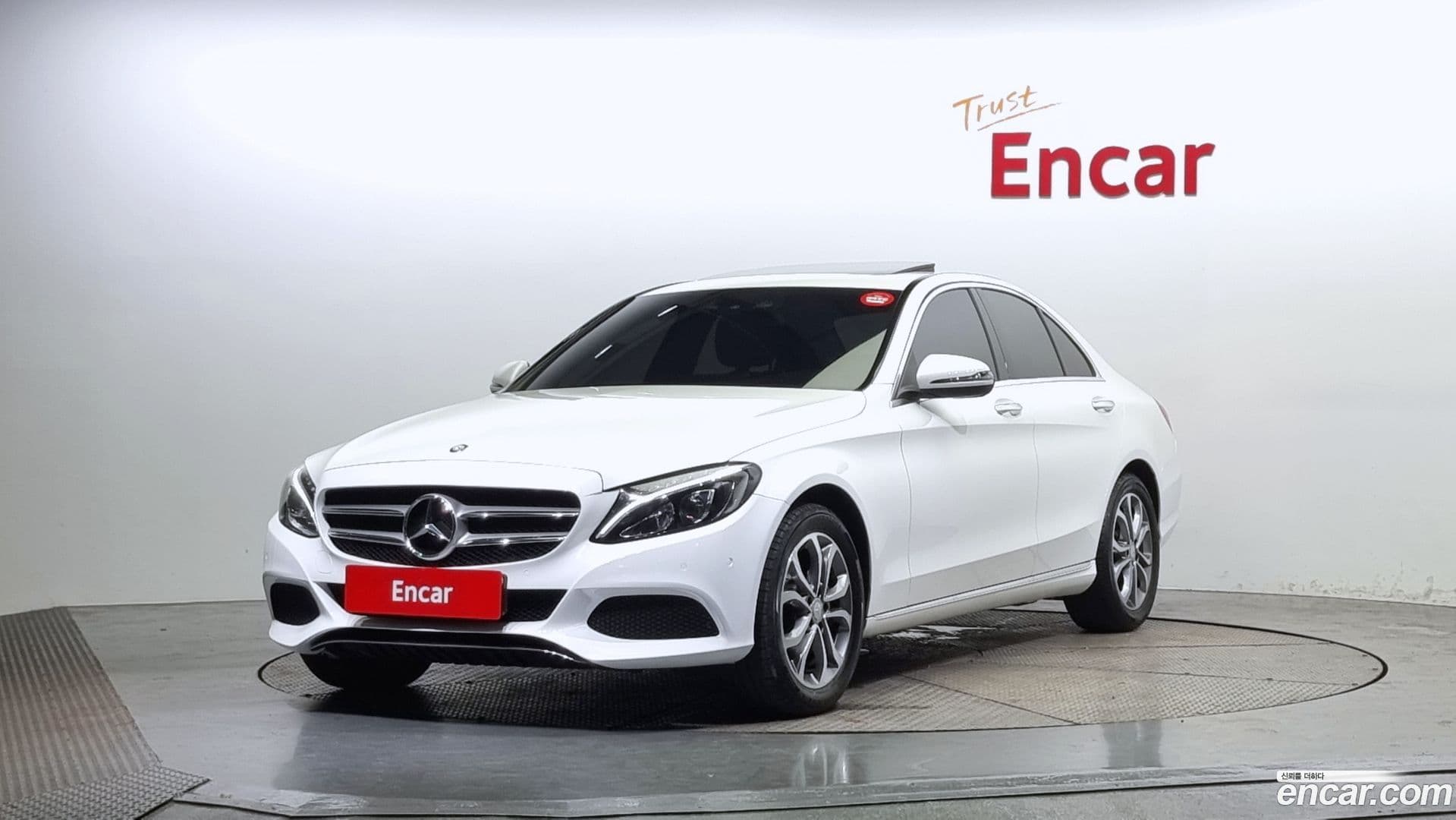 Main__Slider__Photo:C-Class Mercedes-Benz 2017.2-0