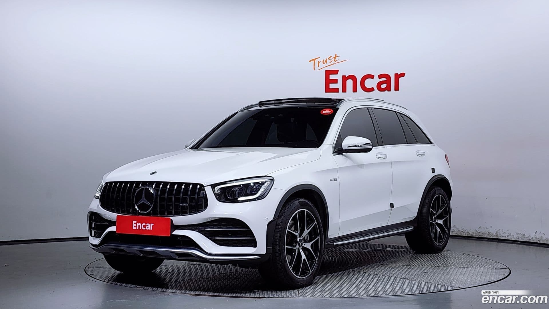 Main__Slider__Photo:GLC-Class Mercedes-Benz 2021.0-0