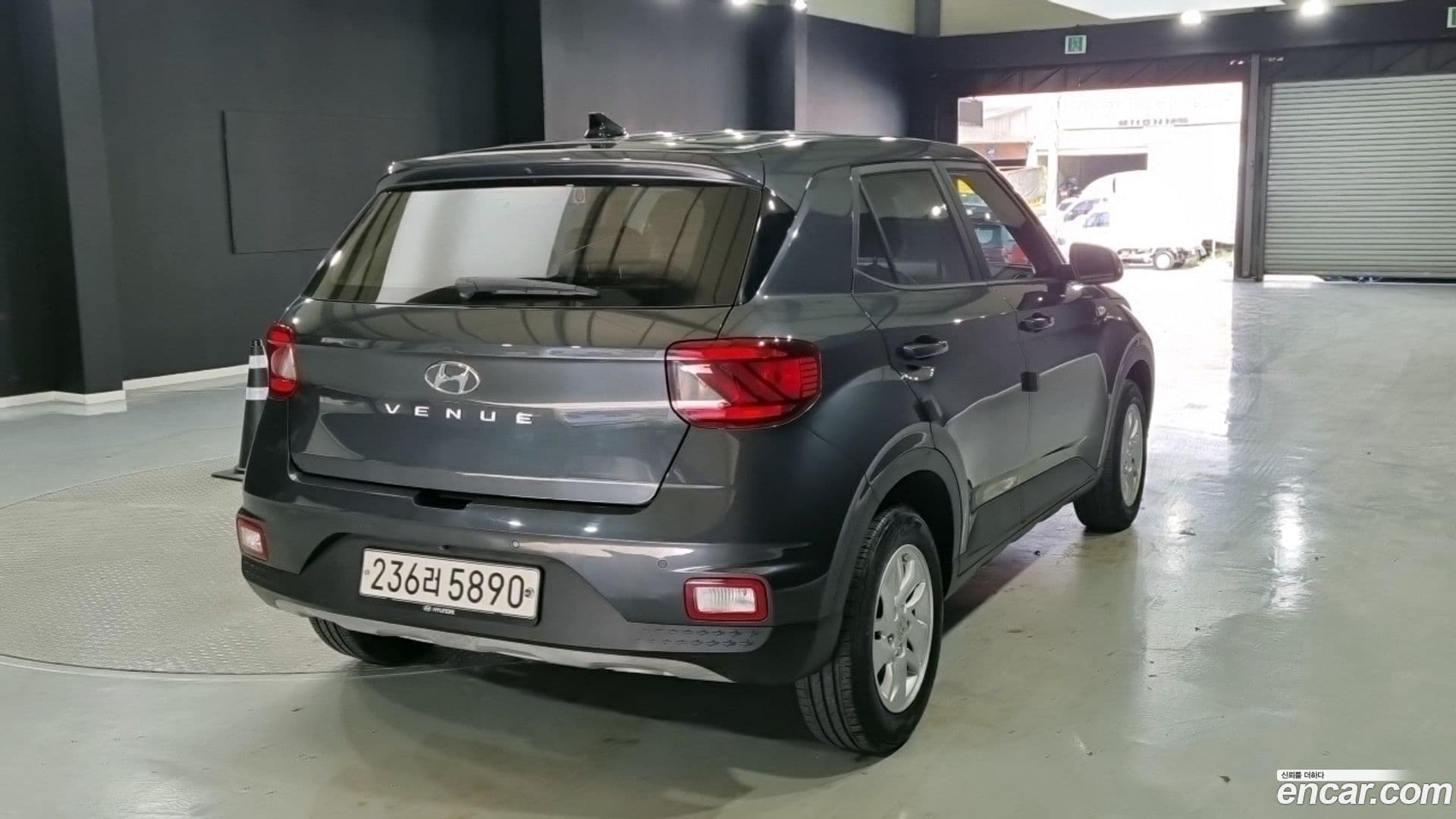 Main__Slider__Photo:Venue Hyundai 2020.6-0