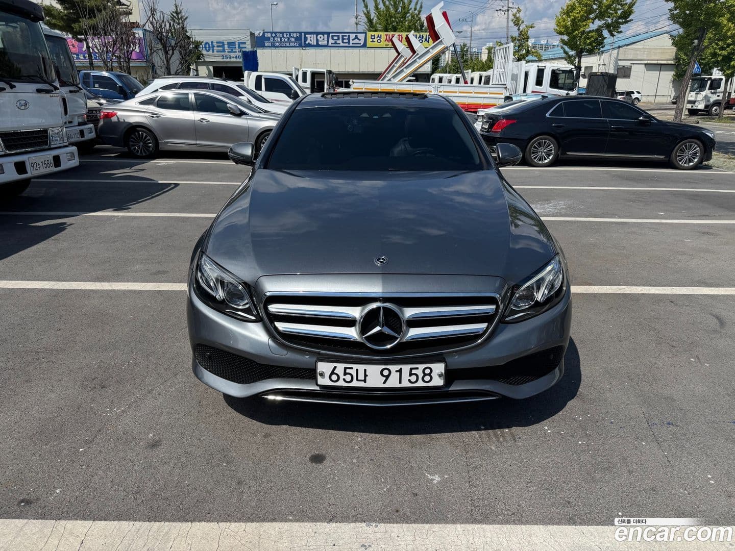 Main__Slider__Photo:E-Class Mercedes-Benz 2018.2-0