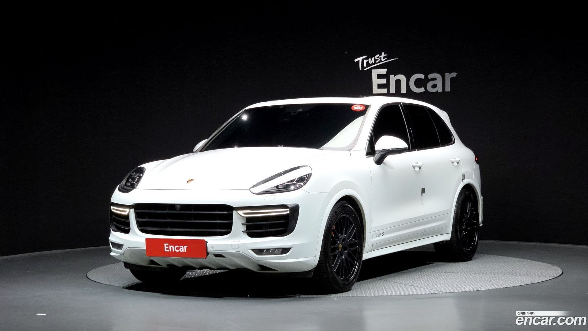 Main__Slider__Photo:Cayenne Porsche 2017.10-0