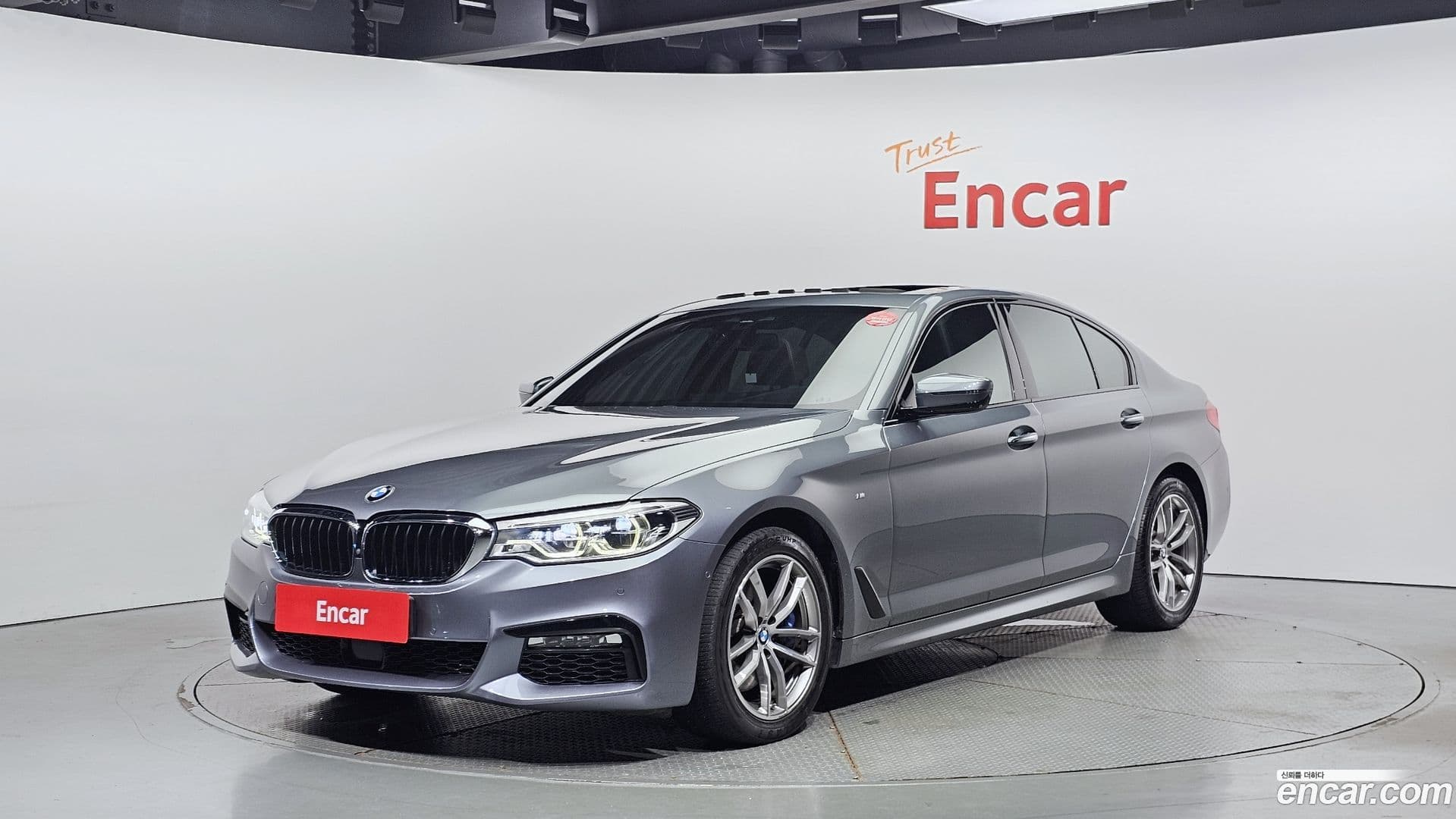 Main__Slider__Photo:5-Series BMW 2017.4-0