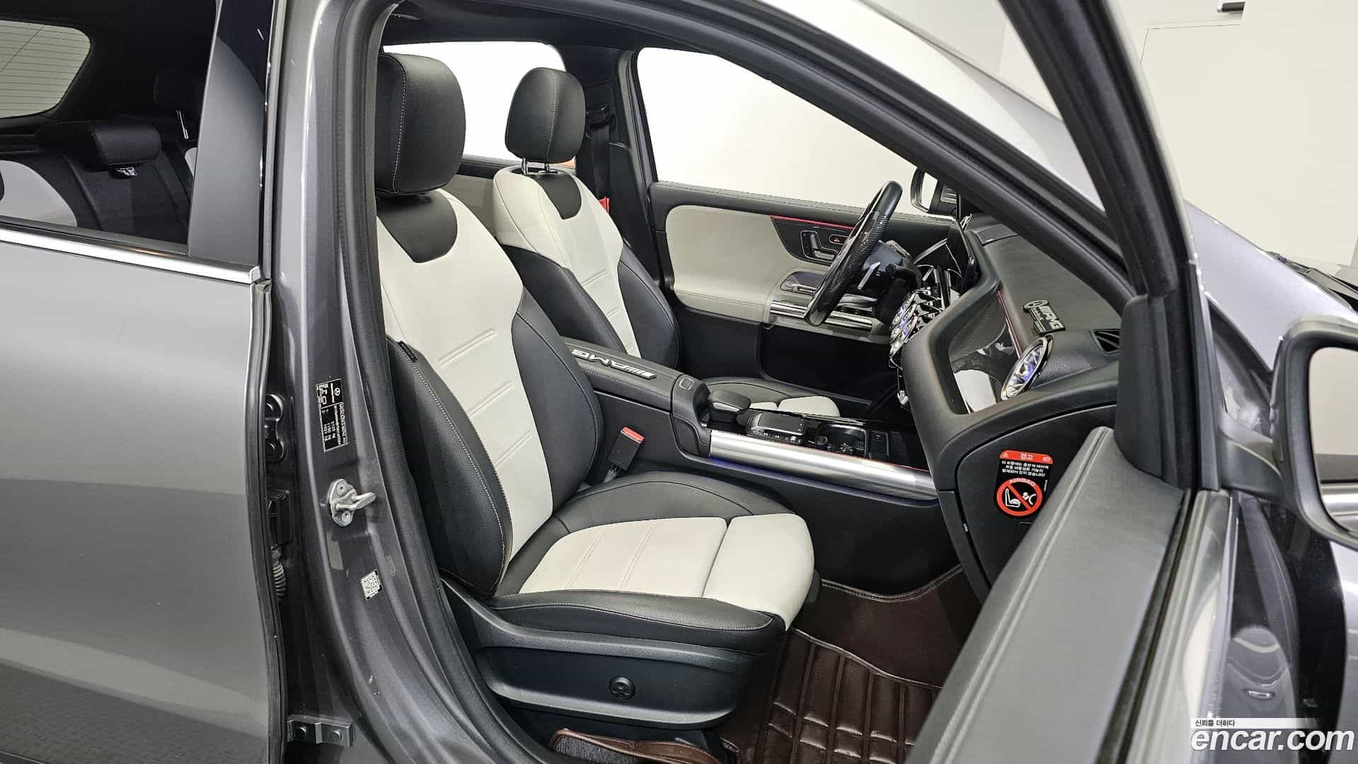 GLA-Class Mercedes-Benz 2020.11-OPTION-016