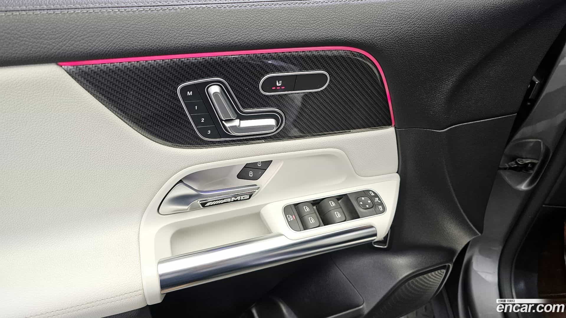 GLA-Class Mercedes-Benz 2020.11-OPTION-018