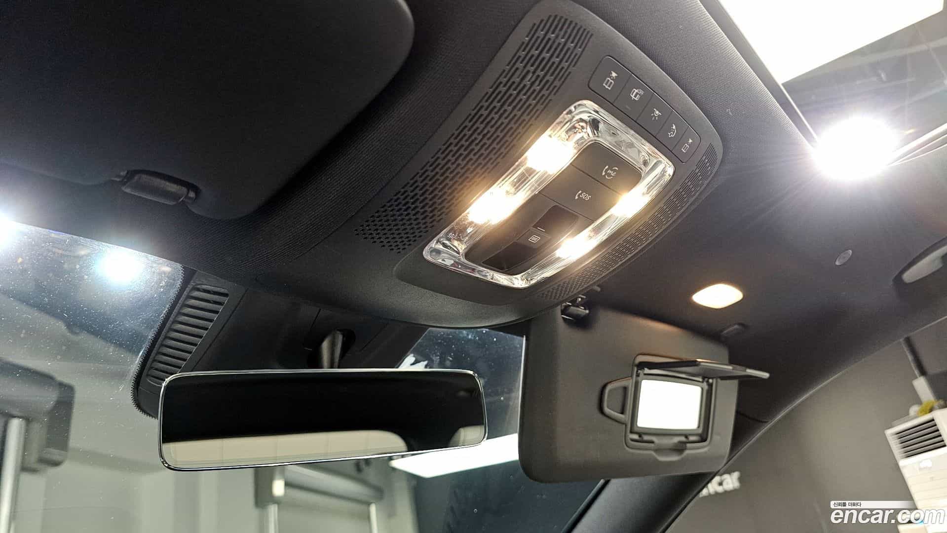 GLA-Class Mercedes-Benz 2020.11-OPTION-021
