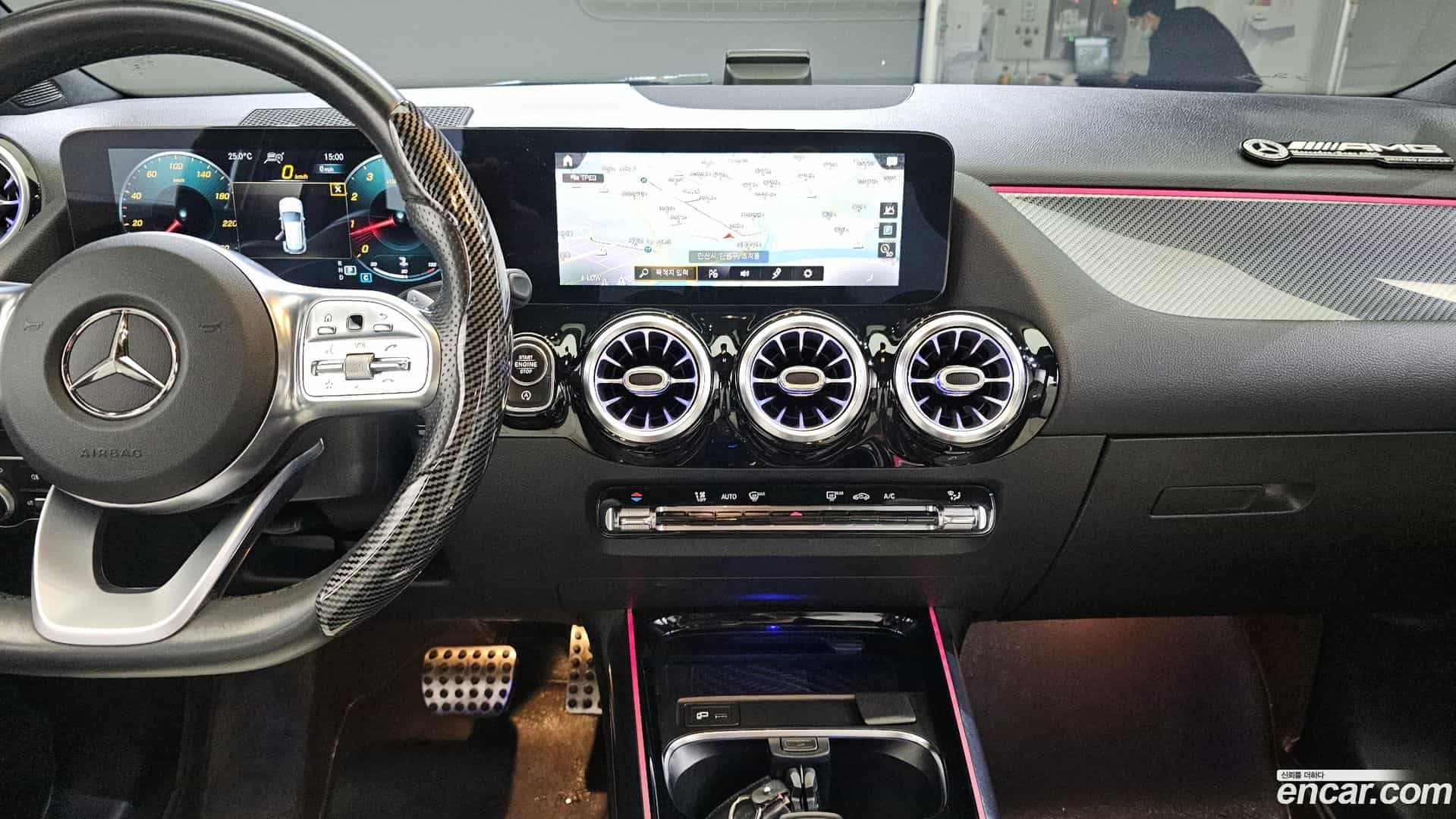 GLA-Class Mercedes-Benz 2020.11-OPTION-023